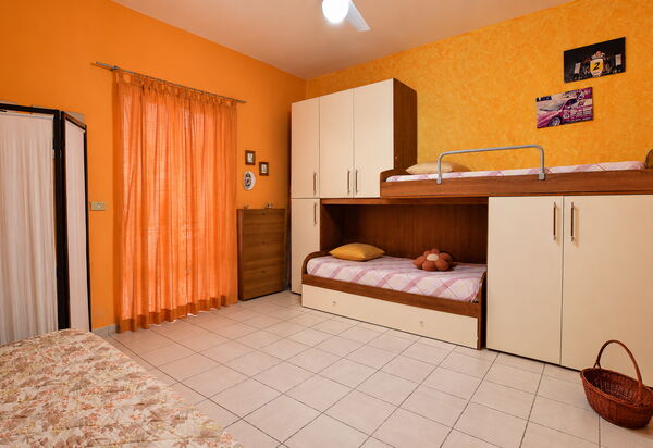 Villa Lina: Autumn, Bedroom, Spring, Summer