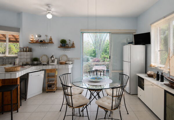 Villa Lina: Autumn, Kitchen, Spring, Summer