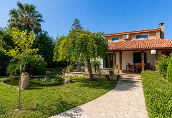 Villa Lina: Autumn, Balcony / Terrace / Patio, Building Exterior, Garden, Spring, Summer