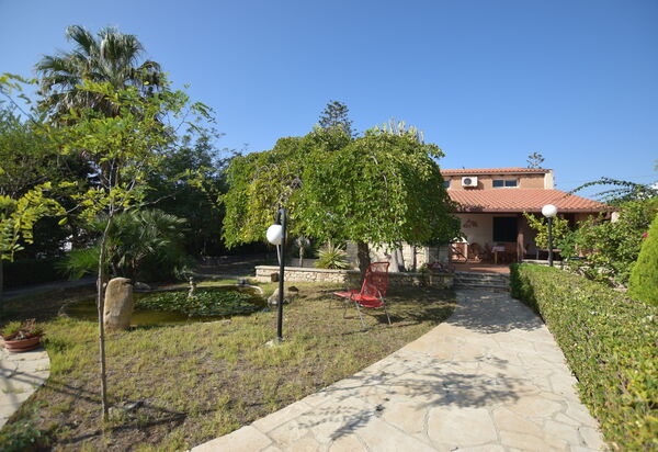 Villa Lina: Autumn, Garden, Spring, Summer