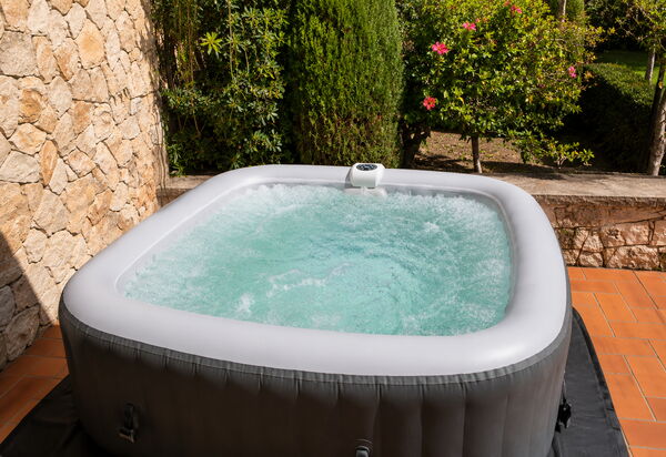 Villa Lina: Autumn, Balcony / Terrace / Patio, Building Exterior, Garden, Spring, Summer