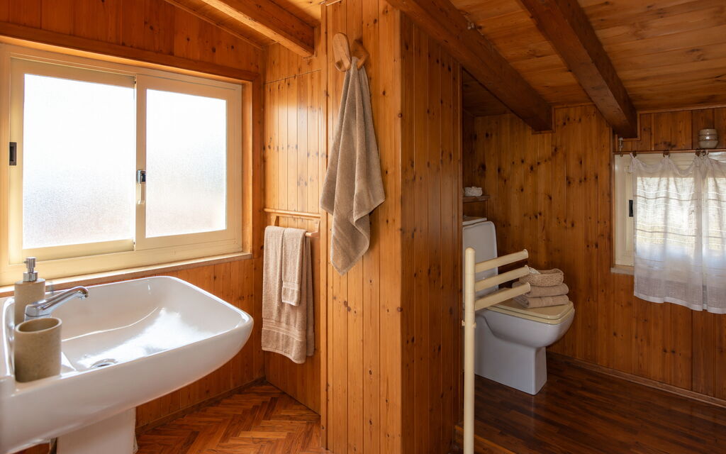 Villa Lina: Autumn, Bathroom, Spring, Summer