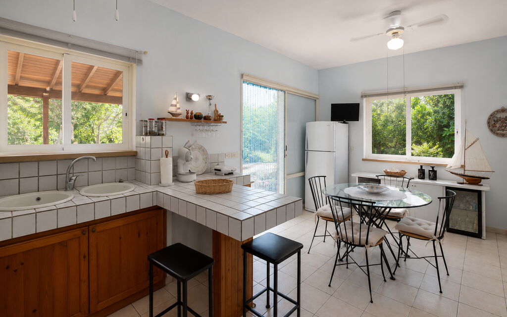 Villa Lina: Autumn, Kitchen, Spring, Summer