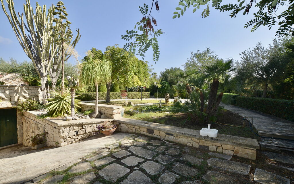 Villa Lina: Autumn, Garden, Spring, Summer