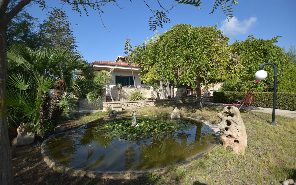 Villa Lina: Autumn, Garden, Spring, Summer