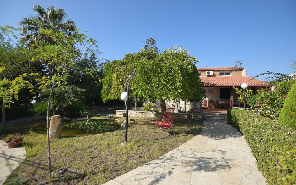 Villa Lina: Autumn, Garden, Spring, Summer