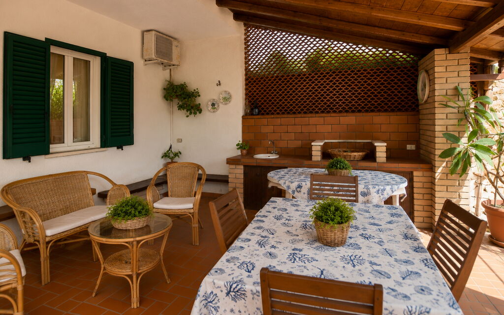 Villa Lina: Autumn, Balcony / Terrace / Patio, Building Exterior, Garden, Spring, Summer