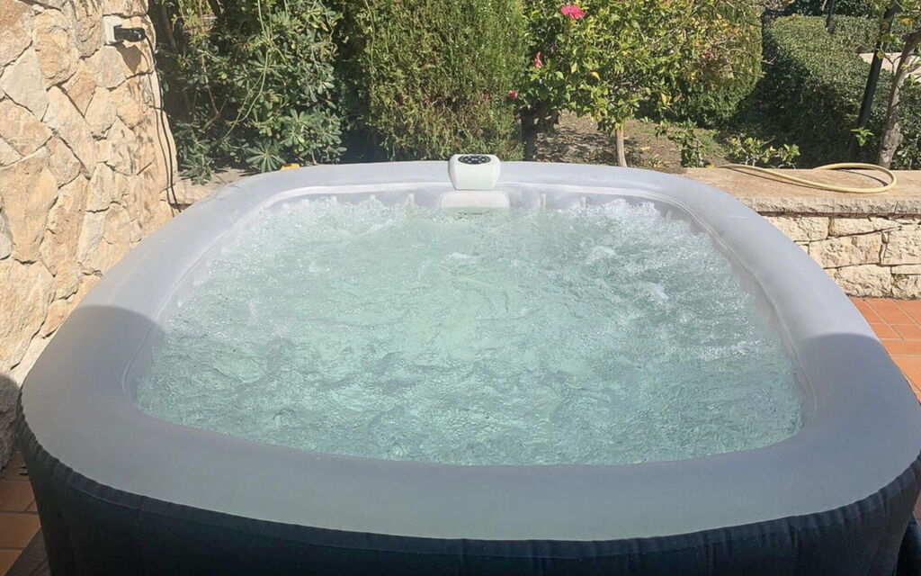 Villa Lina: Autumn, Hot Tub, Spring, Summer