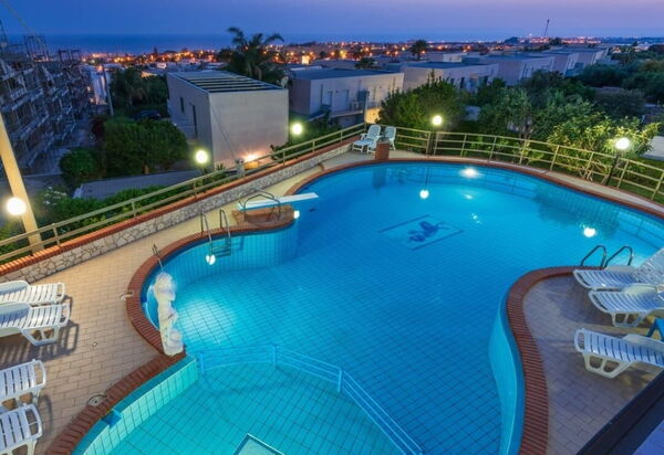 Villa Sole Mare: Autumn, Pool, Spring, Summer