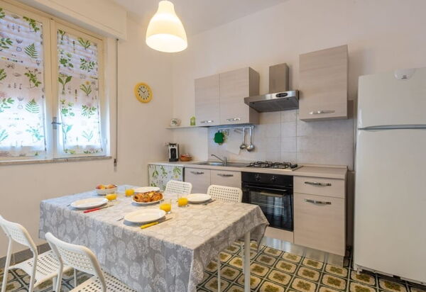 Villa Sole Mare: Autumn, Kitchen, Spring, Summer