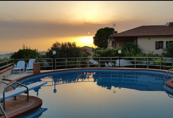 Villa Sole Mare: Autumn, Pool, Spring, Summer
