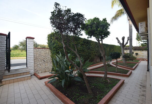 Villa Sole Mare: Autumn, Garden, Main Entrance, Spring, Summer