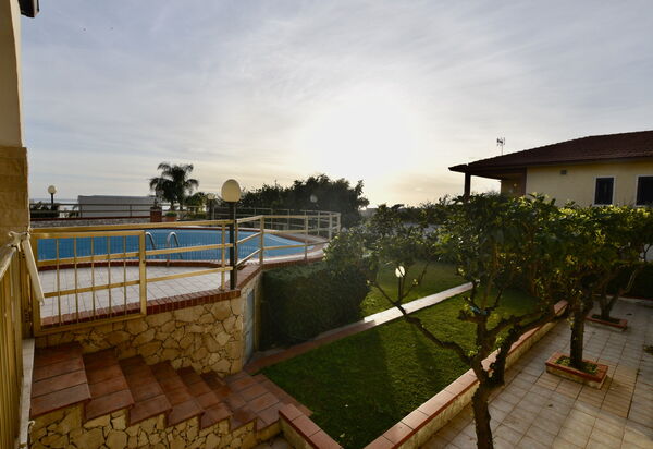 Villa Sole Mare: Autumn, Pool, Spring, Summer