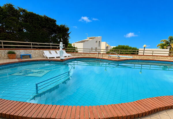 Villa Sole Mare: Autumn, Pool, Spring, Summer