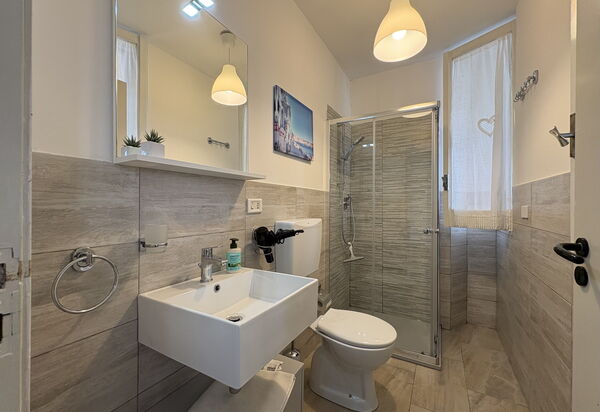 Villa Sole Mare: Autumn, Bathroom, Spring, Summer