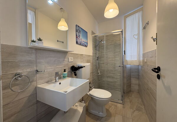 Villa Sole Mare: Autumn, Bathroom, Spring, Summer