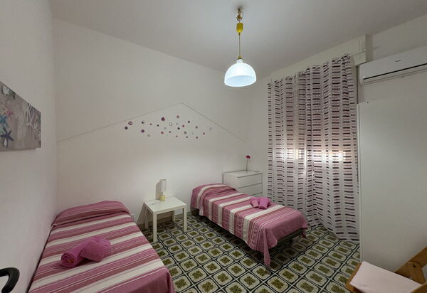 Villa Sole Mare: Autumn, Bedroom, Spring, Summer