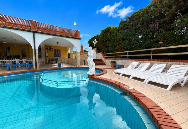 Villa Sole Mare: Autumn, Pool, Spring, Summer