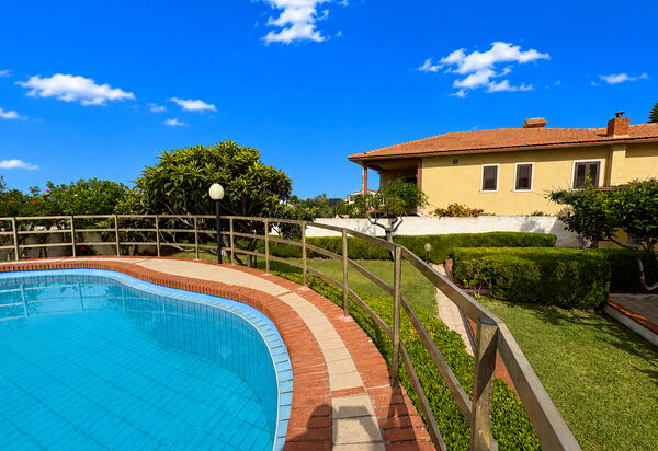 Villa Sole Mare: Autumn, Pool, Spring, Summer