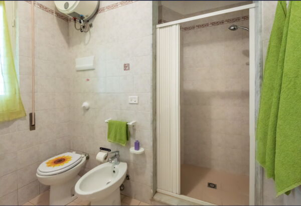Villa Sole Mare: Autumn, Bathroom, Spring, Summer