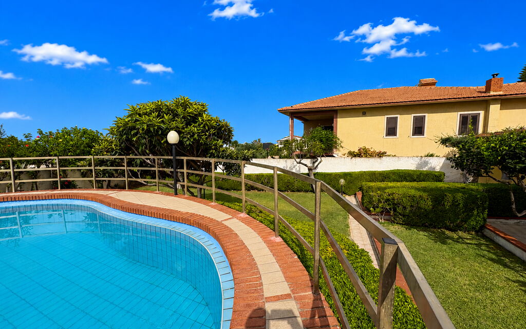 Villa Sole Mare: Autunno, Estate, Piscina, Primavera