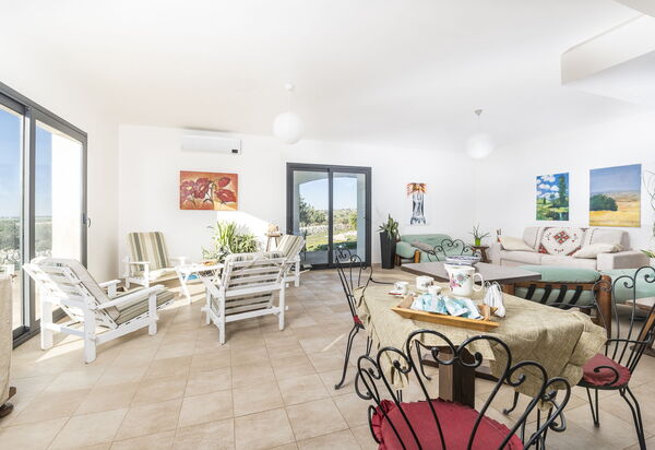 Villa Costa: Autunno, Estate, Primavera, Soggiorno
