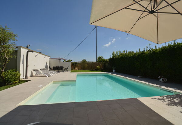 Villa Benvenuti al Sud: Autunno, Balcone / Terrazza / Patio, Estate, Piscina, Primavera