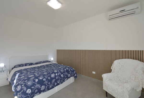Rari House: Autumn, Bedroom, Spring, Summer