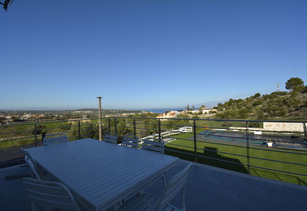 Rari House: Autumn, Balcony / Terrace / Patio, Garden, Spring, Summer