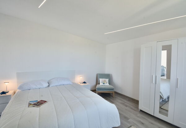 Rari House: Autumn, Bedroom, Spring, Summer