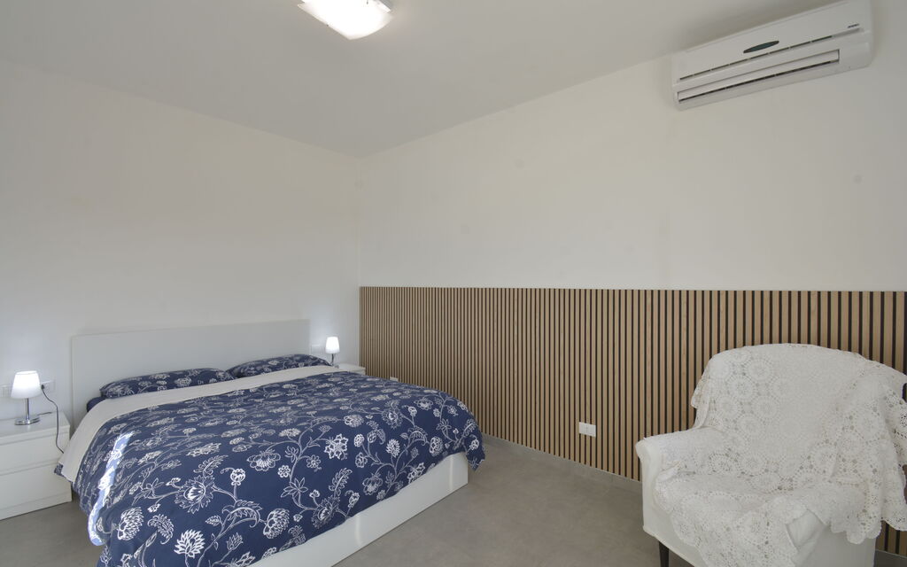 Rari House: Autumn, Bedroom, Spring, Summer