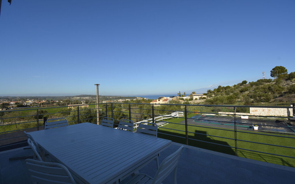 Rari House: Autumn, Balcony / Terrace / Patio, Garden, Spring, Summer