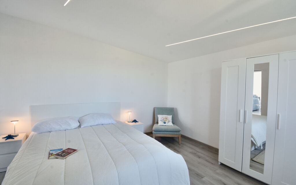 Rari House: Autumn, Bedroom, Spring, Summer