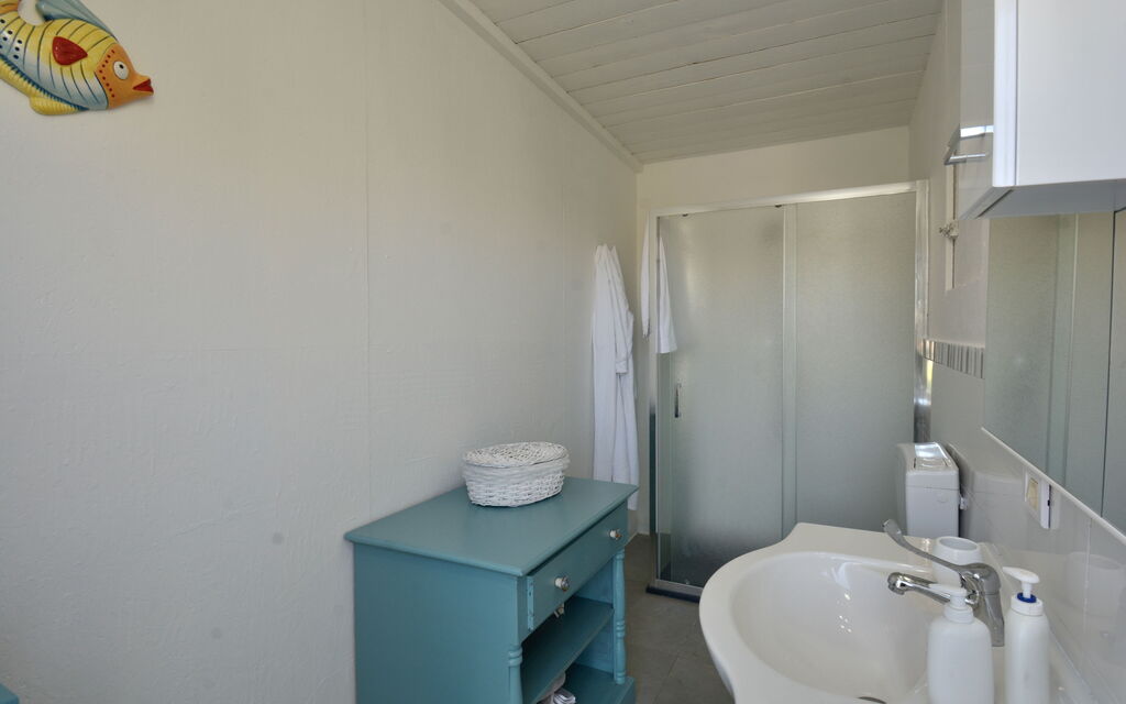 Rari House: Autumn, Bathroom, Spring, Summer
