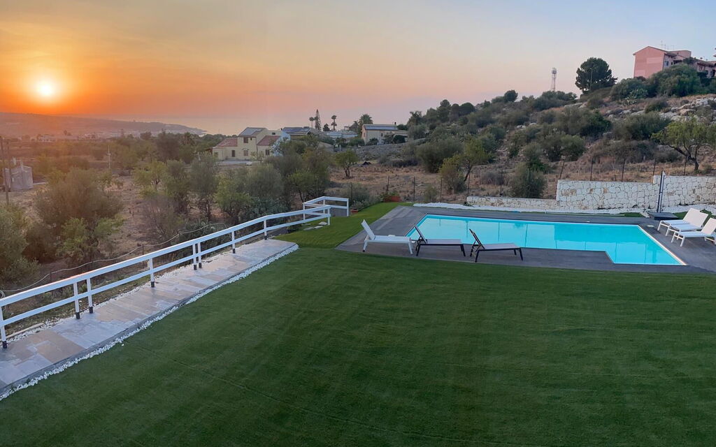 Rari House: Autumn, Balcony / Terrace / Patio, Garden, Pool, Spring, Summer