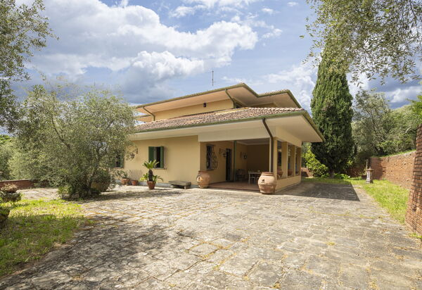 Villa Golly: Autunno, Balcone / Terrazza / Patio, Estate, Giardino, Primavera