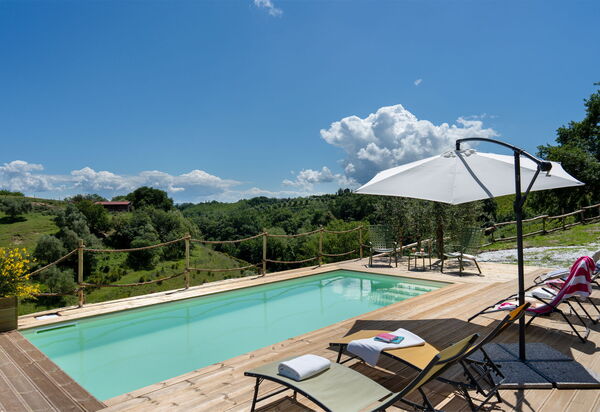 Villa i Fiori: all'aperto, Esterni, Piscina