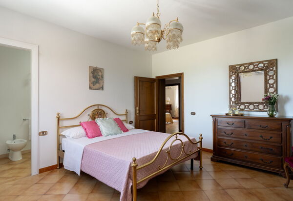 Villa i Fiori: Camera da letto