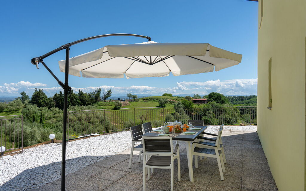 Villa i Fiori: Balcony / Terrace / Patio, Building Exterior, Outdoor, Scenic View