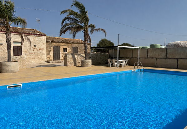 L'Oasi di Salvo: Autumn, Pool, Spring, Summer