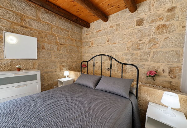 L'Oasi di Salvo: Autumn, Bedroom, Spring, Summer