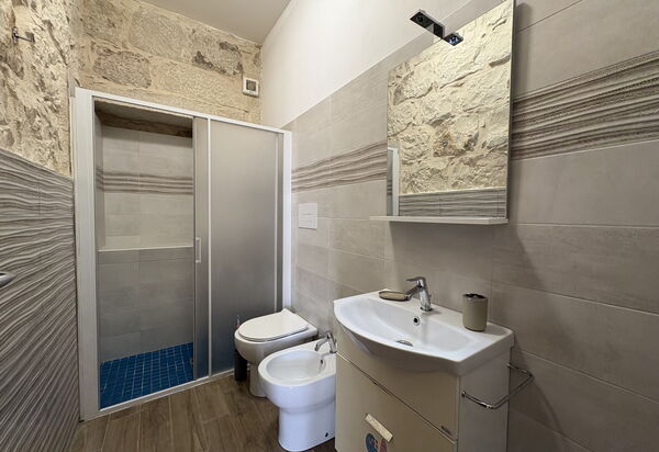 L'Oasi di Salvo: Autumn, Bathroom, Spring, Summer