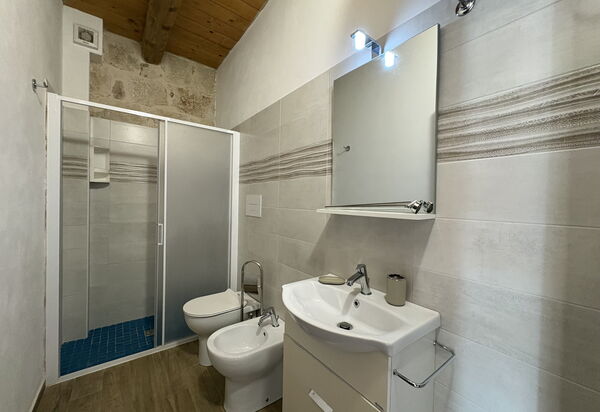 L'Oasi di Salvo: Autumn, Bathroom, Spring, Summer