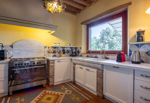 Villa Santa Barbara: Autumn, Kitchen, Spring, Summer
