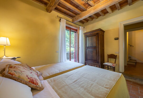 Villa Santa Barbara: Autumn, Bedroom, Spring, Summer