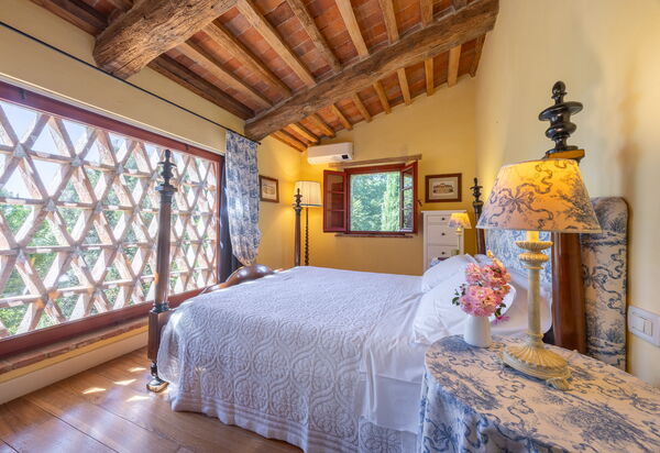 Villa Santa Barbara: Autumn, Spring, Summer