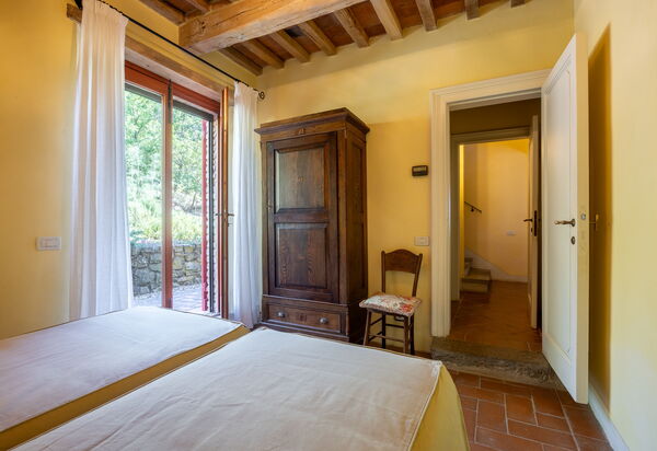 Villa Santa Barbara: Autumn, Bedroom, Spring, Summer
