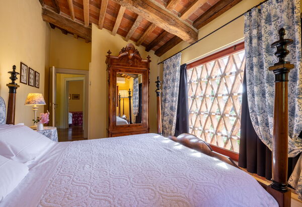 Villa Santa Barbara: Autumn, Spring, Summer