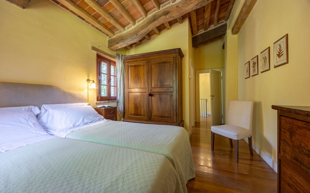 Villa Santa Barbara: Autumn, Bedroom, Spring, Summer