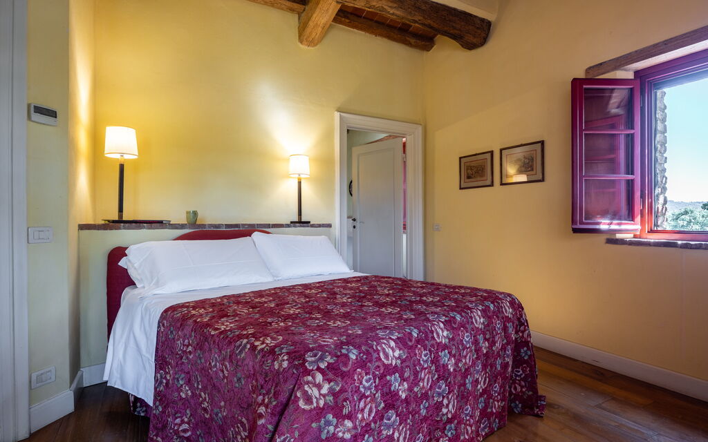 Villa Santa Barbara: Autumn, Bedroom, Spring, Summer